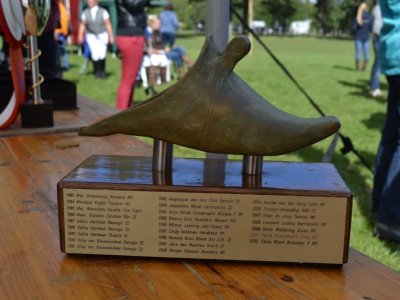 John Jeffrey Johanson wint de porseleinen stijgbeugel