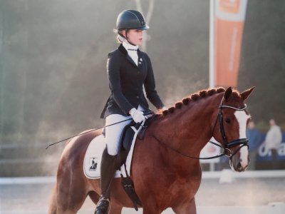 Margot met twee paarden geselecteerd voor Kampioenschappen