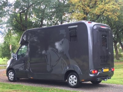 Nieuw paardenvervoer