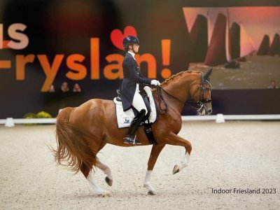 Wow! Happy wint haar debuut in de Grand Prix!! 